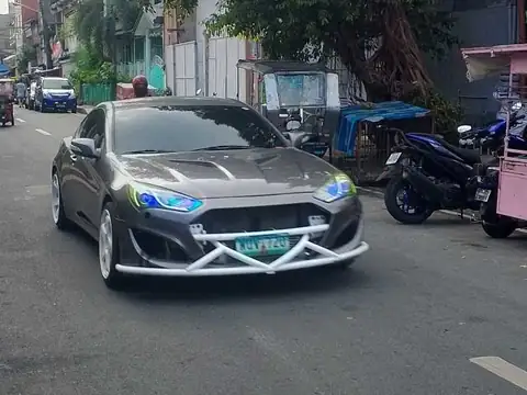 Hyundai Genesis Coupe (2012) spotted in Manila, Philippines
