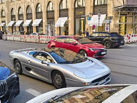 Jaguar XJ220 (1992) spotted in Munich, Germany