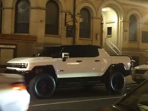 Hummer H1 spotted in New York City