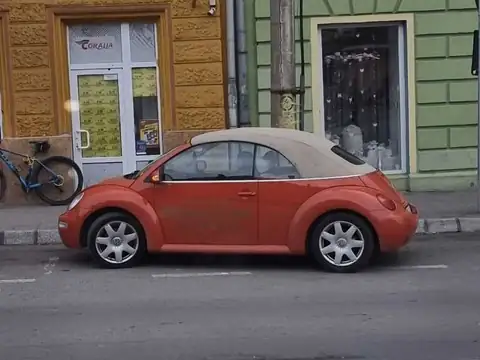 Volkswagen New Beetle Cabriolet (2003) spotted in Agnita, Romania