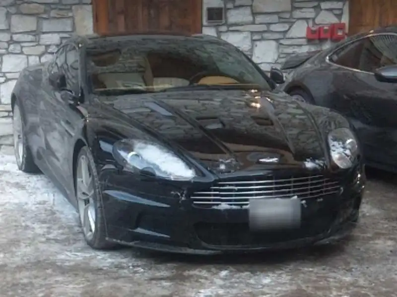Aston Martin DB9 spotted in Val-d'Isère