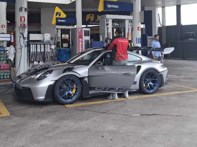 Porsche 911 GT3 RS (2023) spotted in São Paulo, Brazil