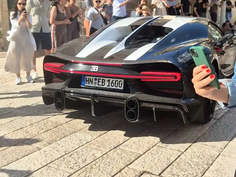 Bugatti Divo (2020) spotted in Matera, Italy
