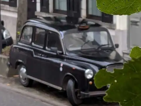 London Taxi TX4 (2006) spotted in Mons, Belgium
