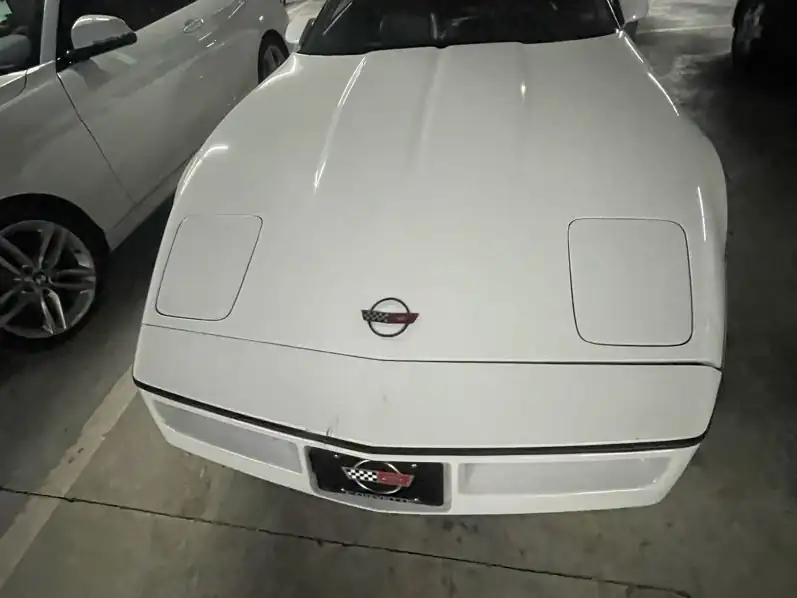 Chevrolet Corvette C4 (1985) spotted in Coquitlam, Canada