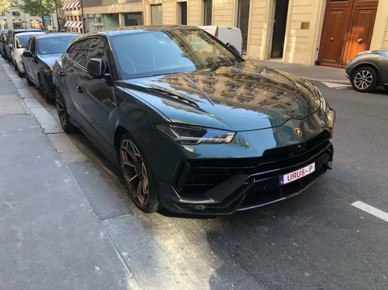 Lamborghini Urus P (2022) spotted in Paris, France