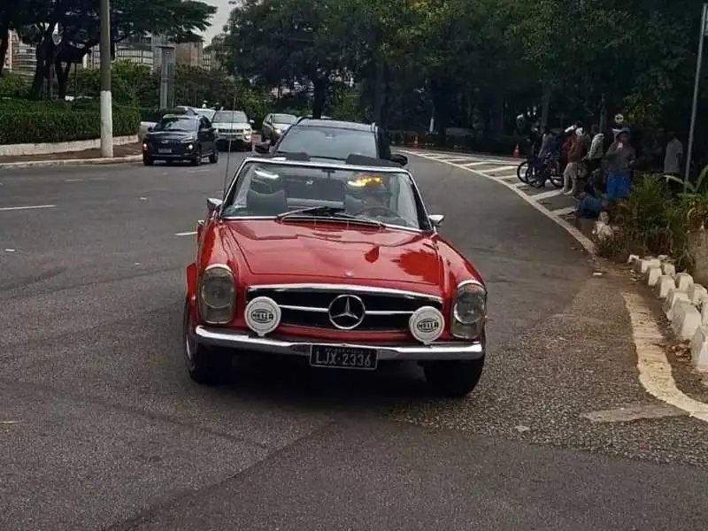 Mercedes-Benz 300SL Roadster (1963) spotted in São Paulo, Brazil
