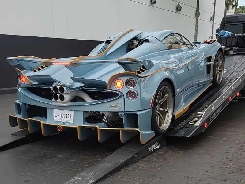 Pagani Huayra spotted in Luton