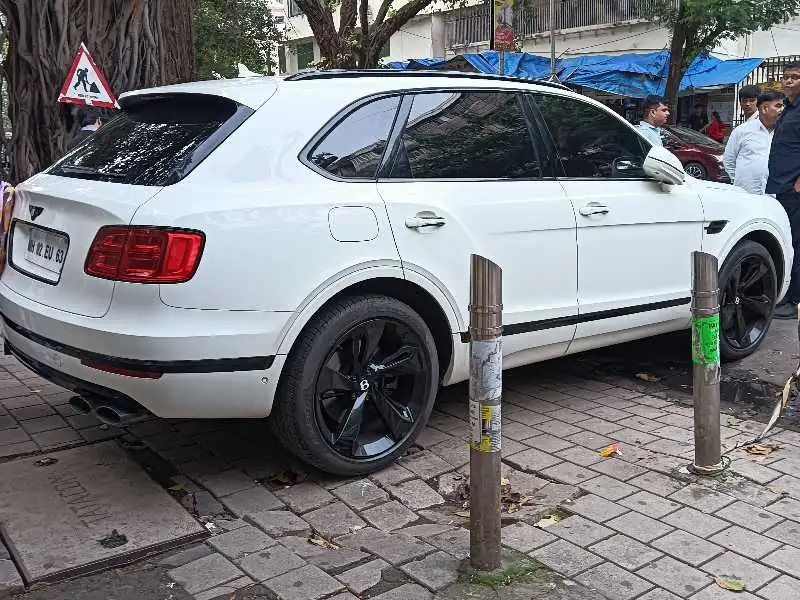 Bentley Bentayga (2021) spotted in Mumbai, India