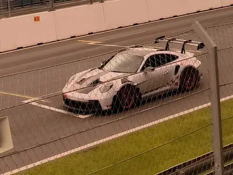 Porsche 911 GT3 RS spotted in Haarlem