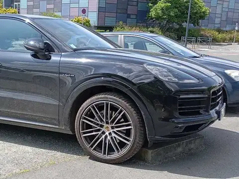 Porsche Cayenne E-Hybrid (2021) spotted in Angers, France