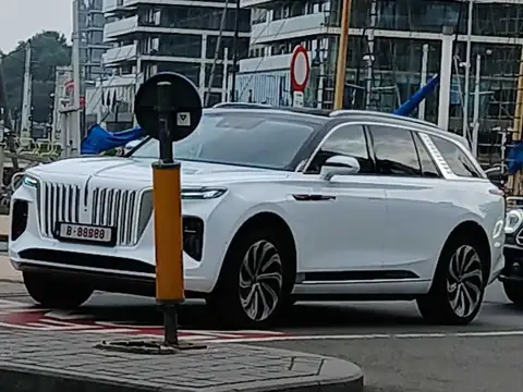 Hongqi E-HS9 (2021) spotted in Ostend, Belgium