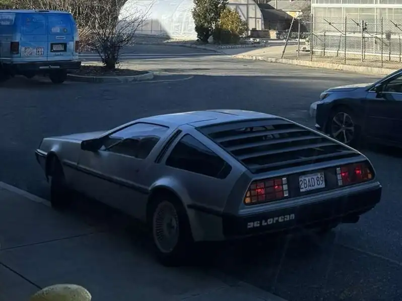 DeLorean DMC-12 spotted in Chicopee