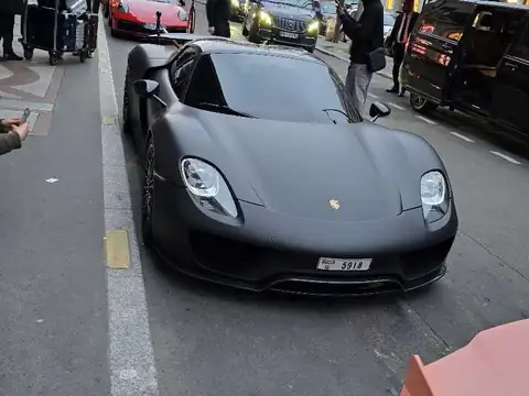 Porsche 918 Spyder (2015) spotted in Saint-Brieuc, France