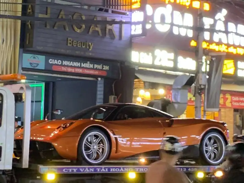 Pagani Huayra (2012) spotted in Ho Chi Minh City, Vietnam