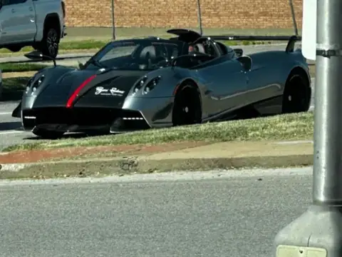 Pagani Zonda spotted in Piatra Neamţ