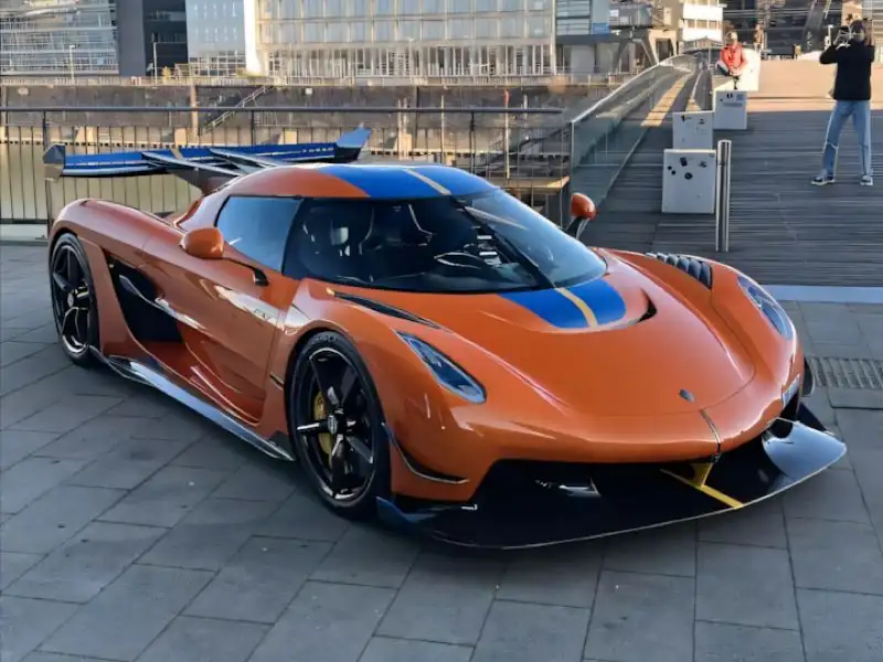 Koenigsegg Jesko spotted in Düsseldorf
