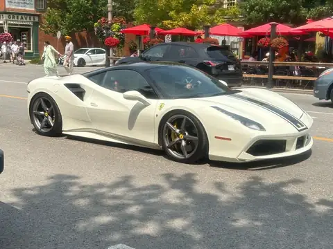 Ferrari 488 GTB (2018) spotted in St. Catharines, Canada