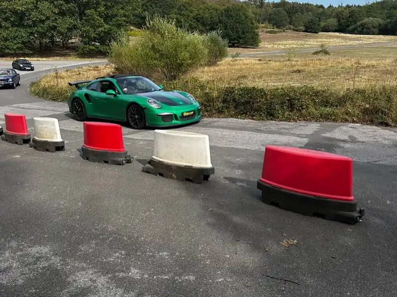 Porsche 911 GT2 RS spotted in Sittingbourne