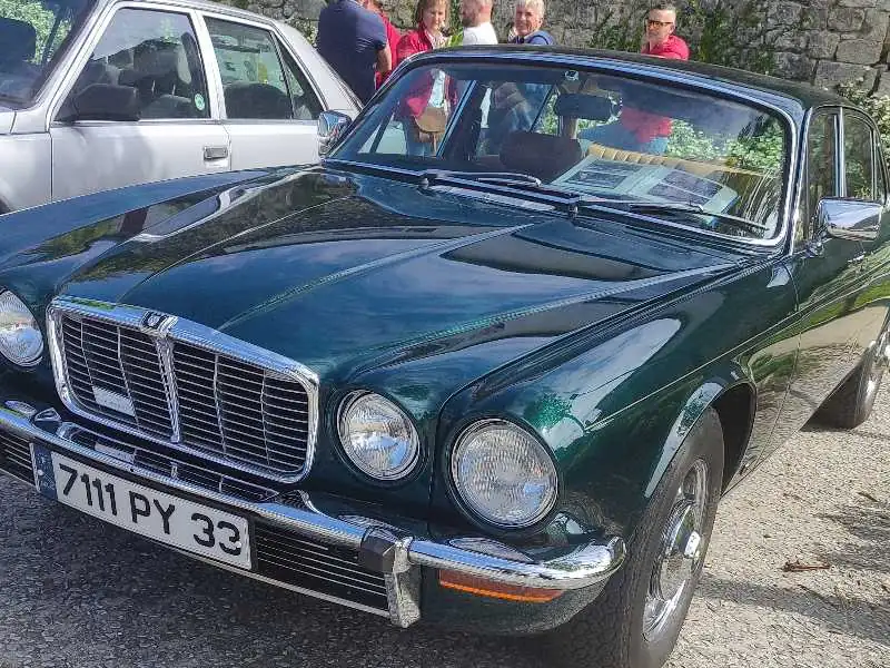 Jaguar XJ6 (1980) spotted in Cadillac-sur-Garonne, France