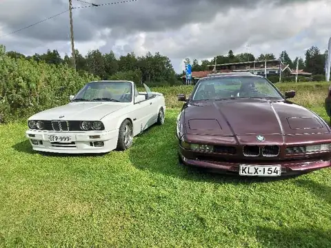 BMW 3 Series Convertible & 8 Series (1990) spotted in Tampere, Finland