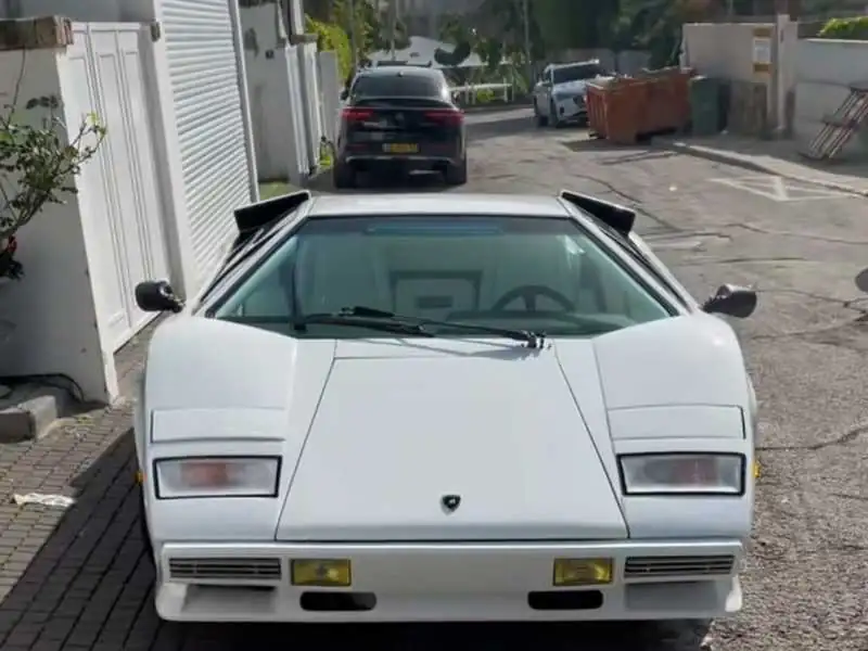 Lamborghini Countach spotted in Tel Aviv