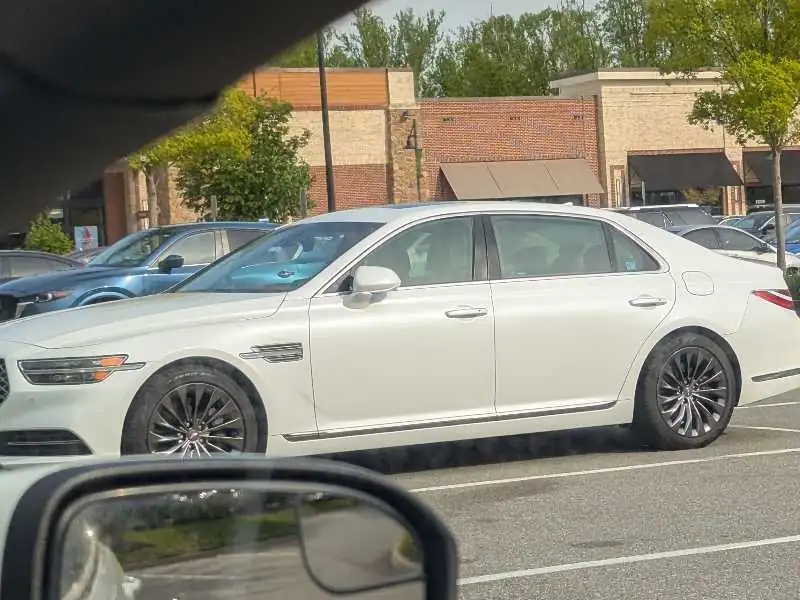 Genesis G90 (2021) spotted in Richmond, United States