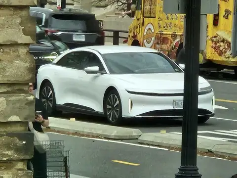 Lucid Air (2022) spotted in Washington, United States