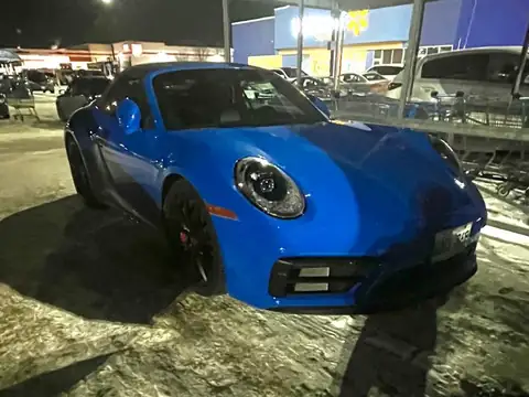 Porsche 911 Carrera (2022) spotted in Winnipeg, Canada