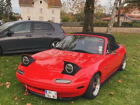 Mazda Miata (1990) spotted in Soustons, France