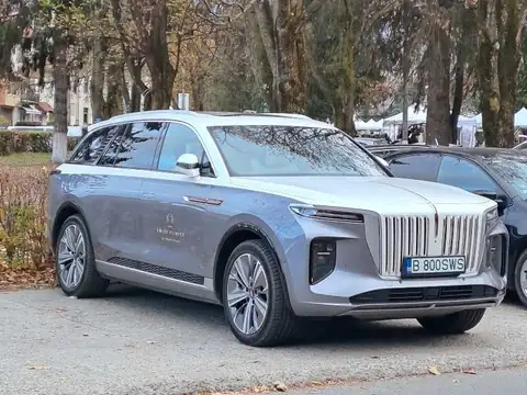 Hongqi H9 (2023) spotted in Braşov, Romania