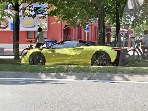 McLaren 765LT Spider spotted in Brugge
