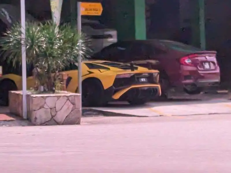 Lamborghini Aventador SV (2017) spotted in Johor, Malaysia