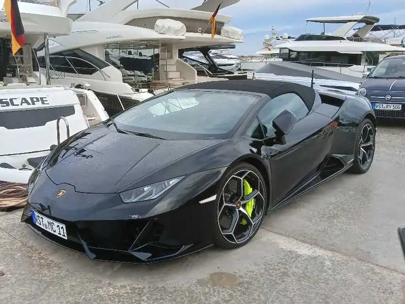Lamborghini Huracán (2021) spotted in Palma, Spain