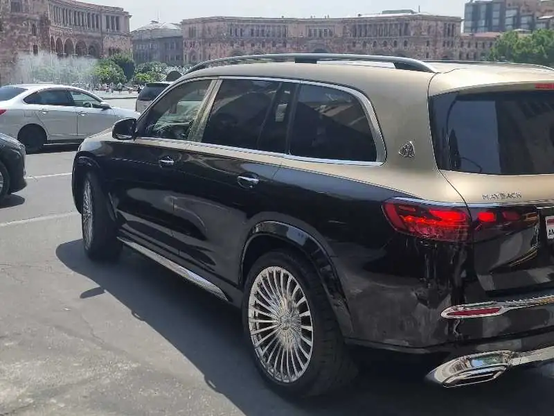 Maybach GLS (2022) spotted in Yerevan, Armenia