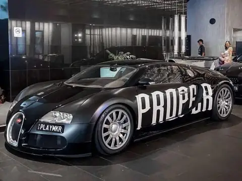 Bugatti Veyron (2005) spotted in Newcastle, Australia