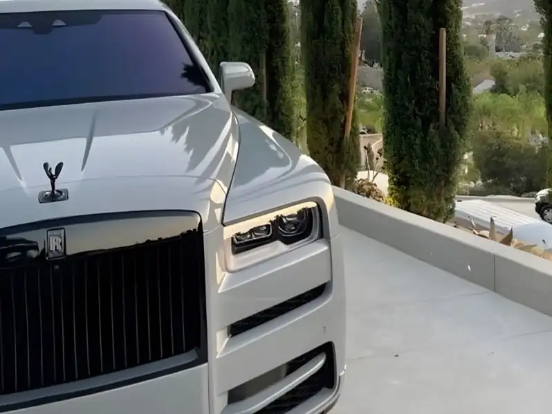 Rolls-Royce Cullinan spotted in Roeselare