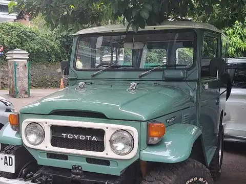 Toyota FJ40 spotted in Bogor