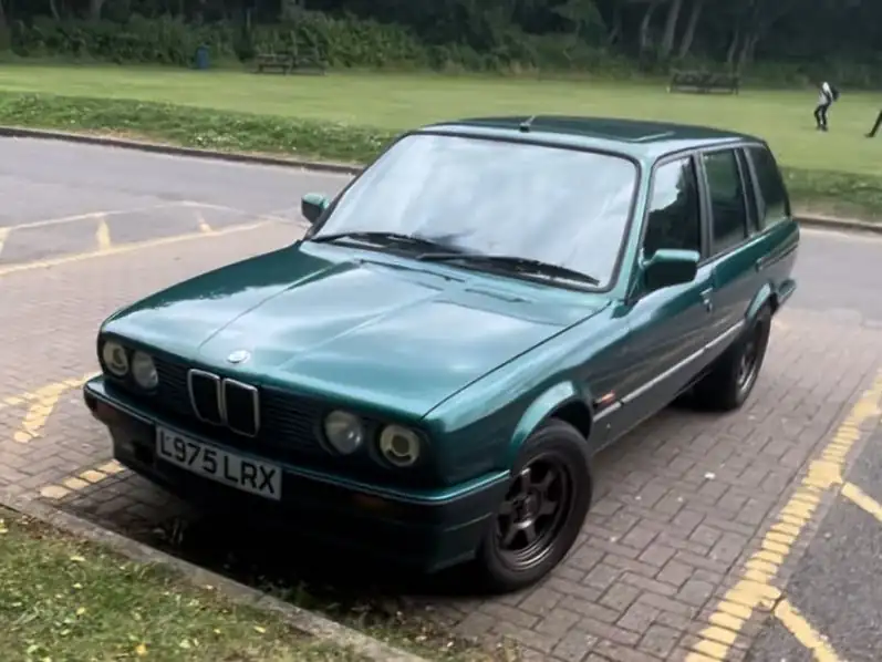 BMW 3 Series Touring (1991) spotted in Eastleigh, United Kingdom