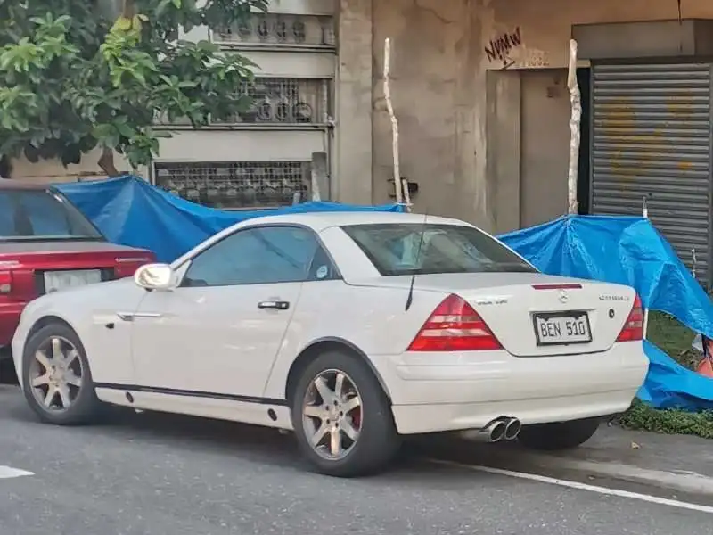 Mercedes-Benz SLK320 spotted in Legaspi