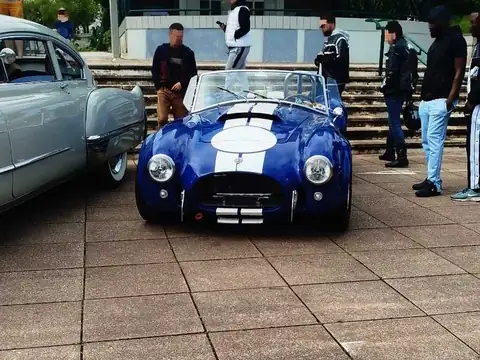 Cobra 427 (1965) spotted in Angers, France