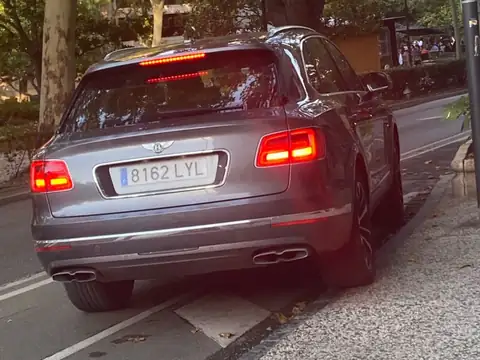 Bentley Bentayga (2016) spotted in Zaragoza, Spain