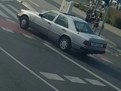 Mercedes-Benz 300E (1991) spotted in Poznań, Poland