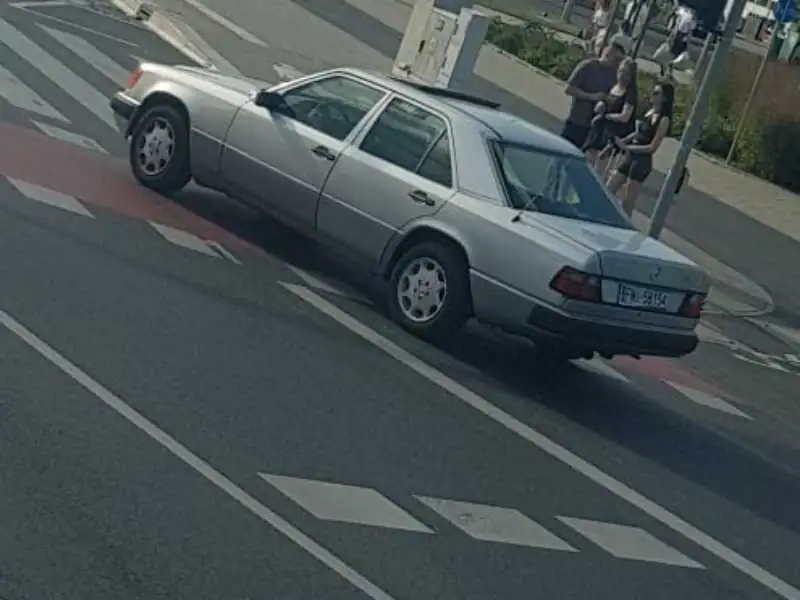 Mercedes-Benz 300E (1991) spotted in Poznań, Poland