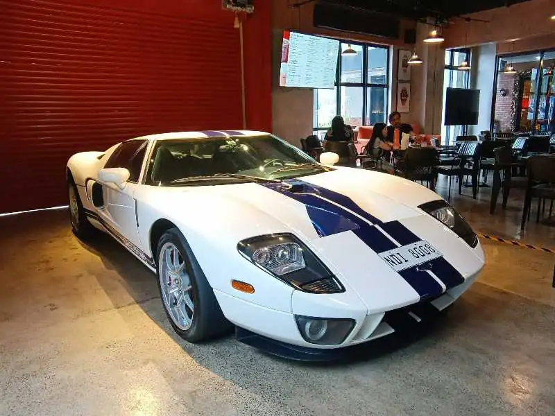 Ford GT (2005) spotted in Muntinlupa, Philippines