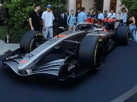 McLaren MCL36 (2022) spotted in Milan, Italy
