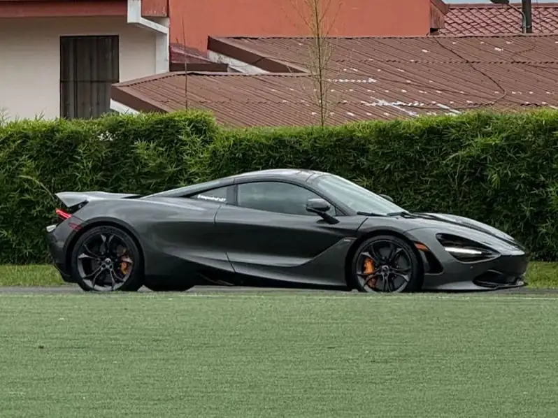 McLaren 720S spotted in San José