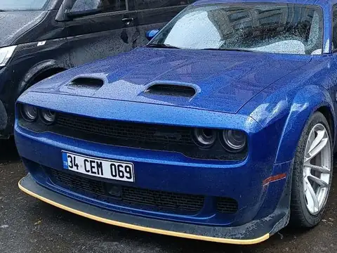 Dodge Challenger (2020) spotted in Istanbul, Turkey