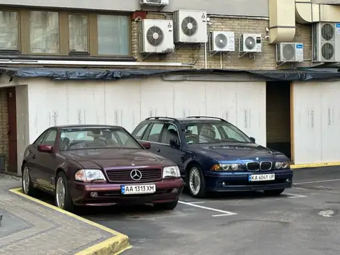 Mercedes-Benz SL-Class (1995) spotted in Kyiv, Ukraine