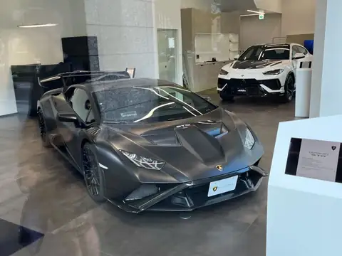 Lamborghini Huracán STO (2021) spotted in Osaka, Japan
